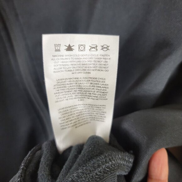 Nike Men's Black and Red Falcons Zip Hoodie - Picture 11 of 12